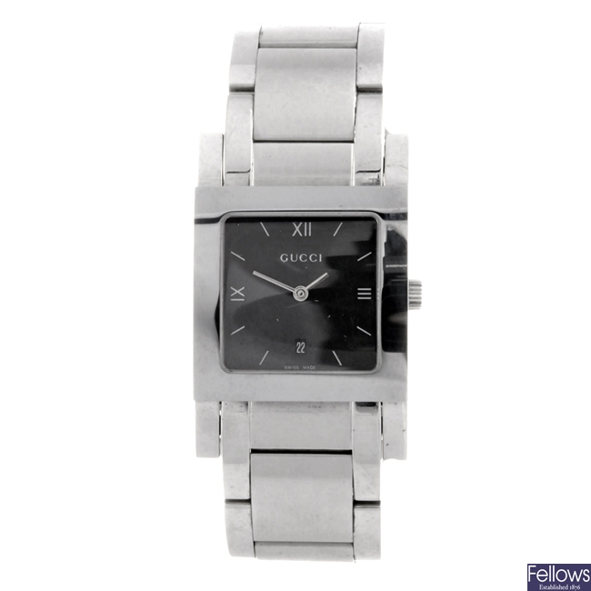 A stainless steel quartz Gucci bracelet watch