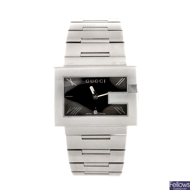 A stainless steel quartz gentleman's Gucci bracelet watch.