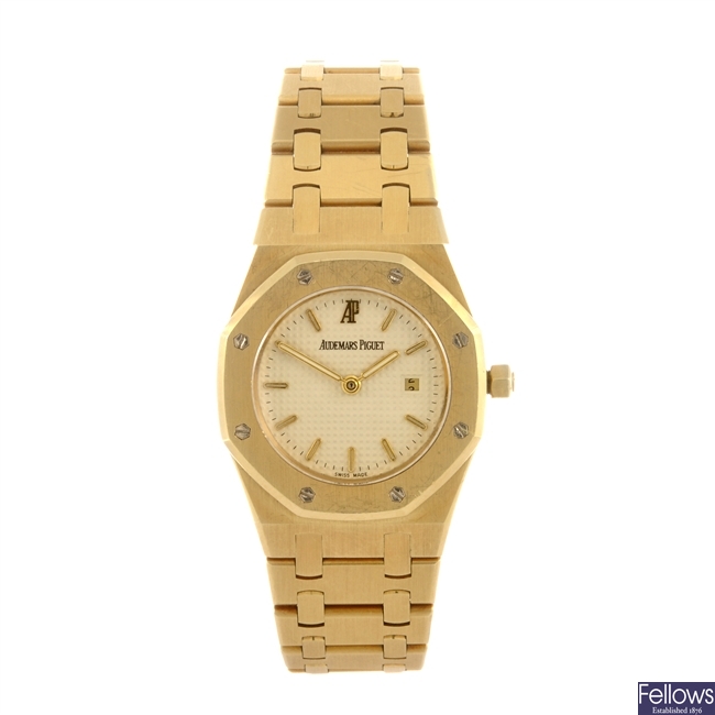 An 18k gold quartz Audemars Piguet Royal Oak bracelet watch