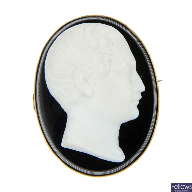 A glass and parian wear composite cameo brooch.