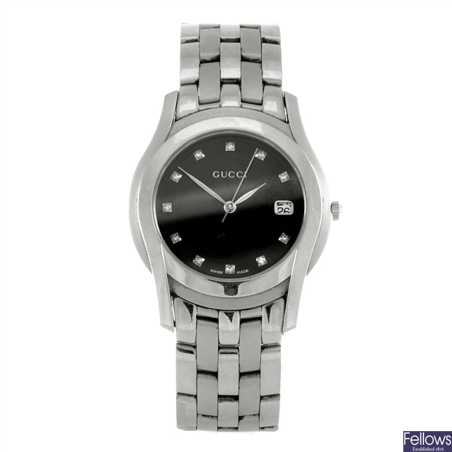 A stainless steel quartz gentleman's Gucci 5500M bracelet watch.