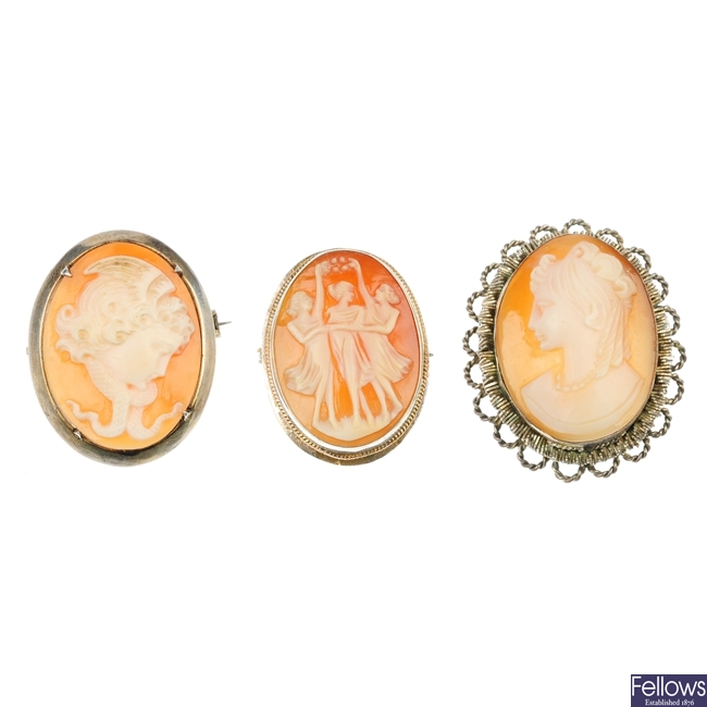 A selection of six shell cameo brooches.