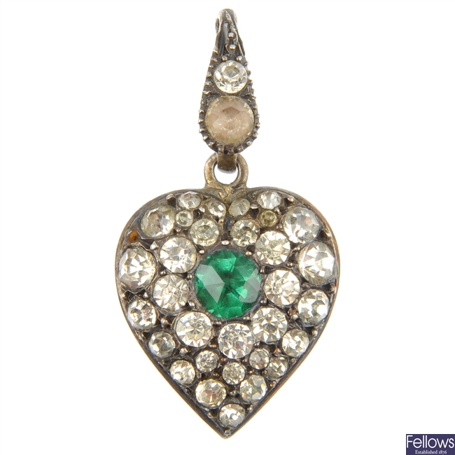 An early 20th century paste pendant.