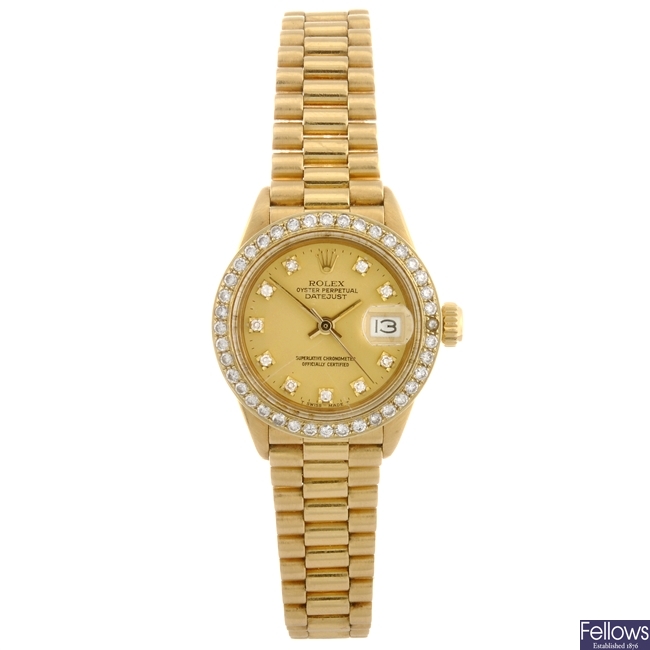 (307083183) An 18k gold automatic lady's Rolex Oyster Perpetual Datejust bracelet watch.