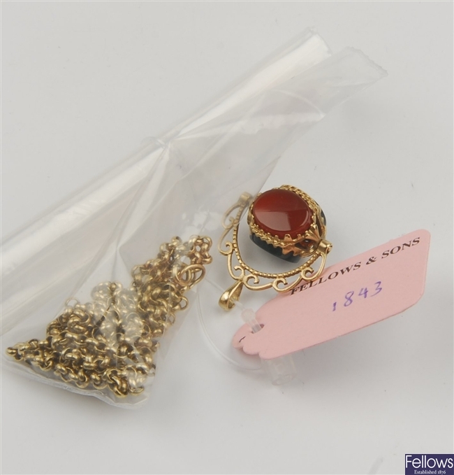 (708006764) 9ct stone set pendant,  belcher necklace