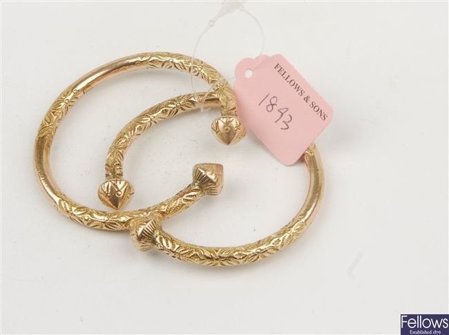 (808008266) two assorted bangles
