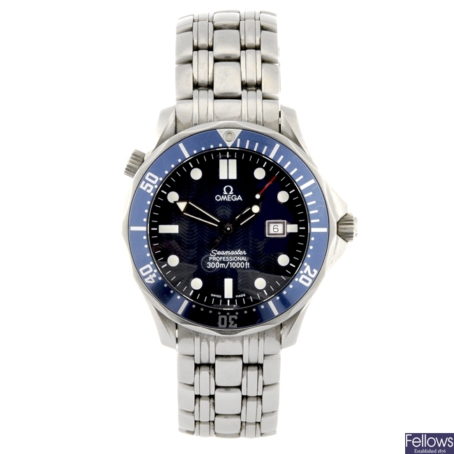 (81903) A stainless steel quartz gentleman's Omega Seamaster Professional bracelet watch.