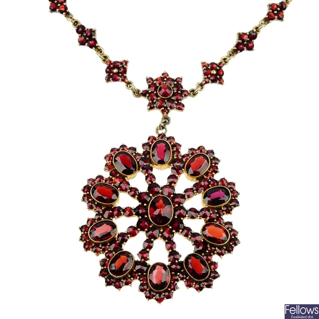 28-05-2012 | Vintage Jewellery & Accessories