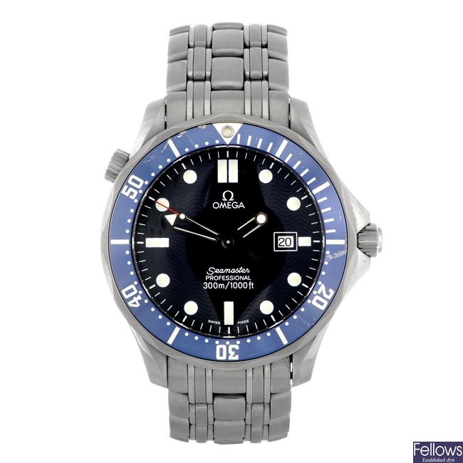 A stainless steel quartz gentleman's Omega Seamaster Professional bracelet watch.