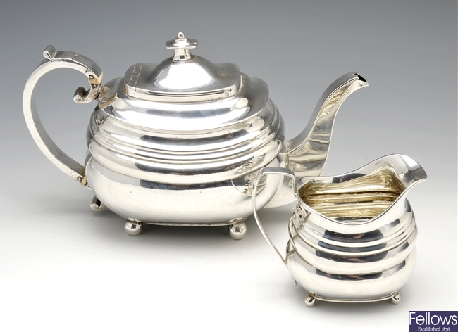George III silver teapot & milk jug.