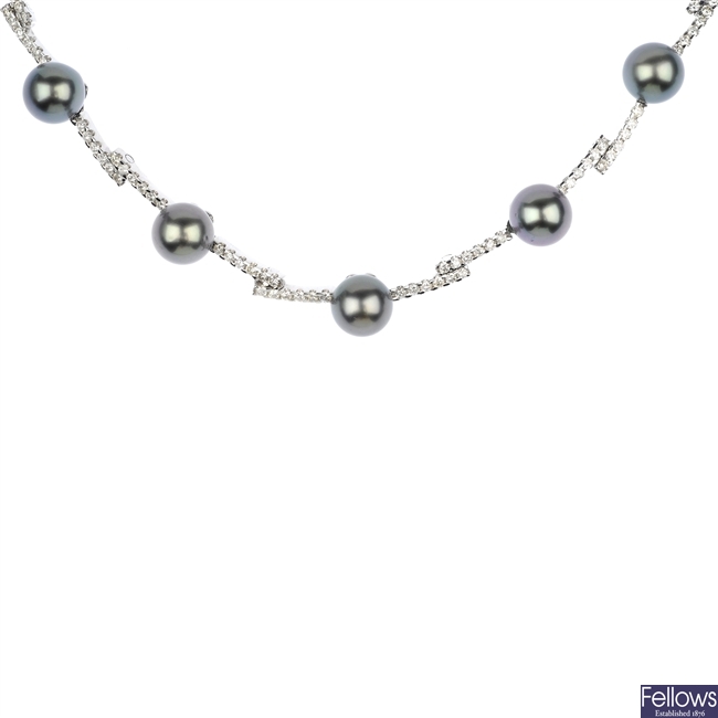 (119233-1-A) A diamond and cultured pearl collar.