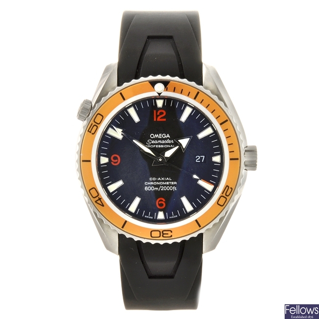 (917004053) A stainless steel automatic gentleman's Omega Seamaster Planet Ocean wrist watch.