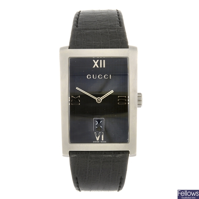 A stainless steel quartz gentleman's Gucci 8600M wrist watch.
