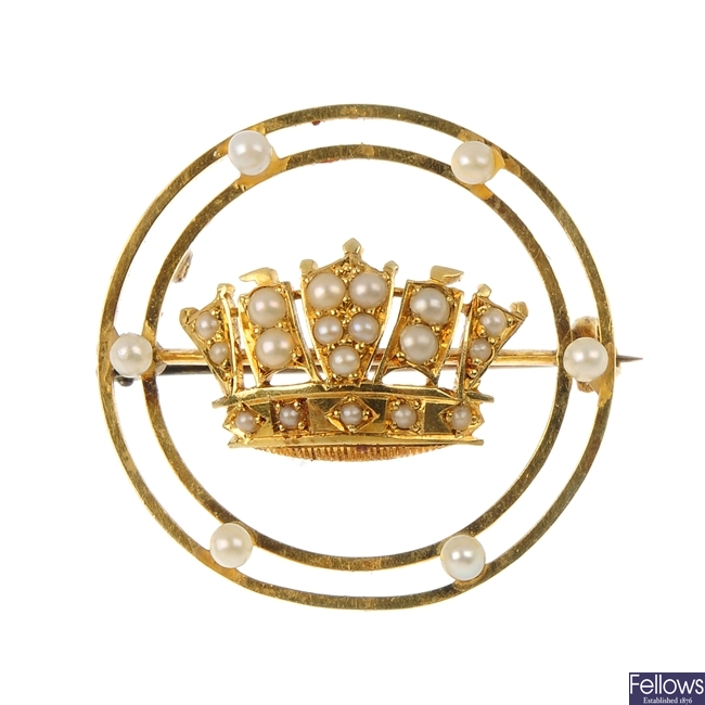 An early 20th century 15ct gold seed pearl brooch. 