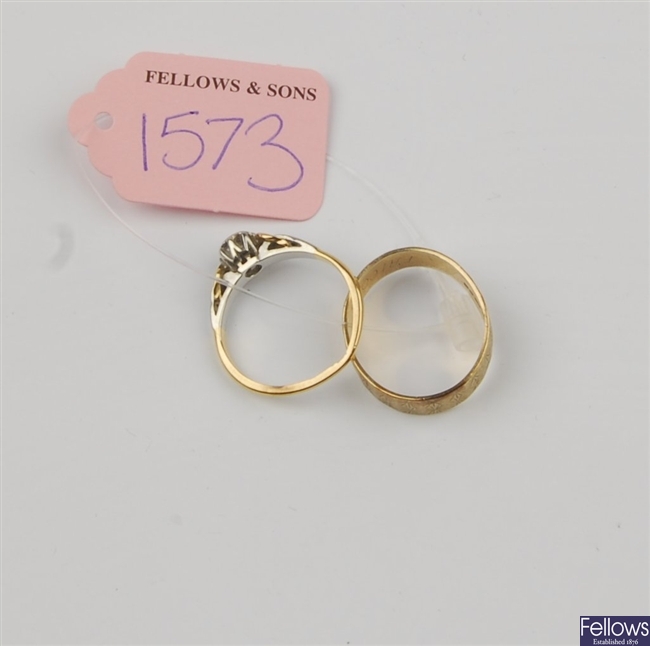 (946000956) two assorted rings