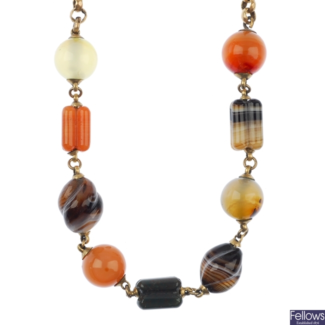 An early 20th century agate necklace.