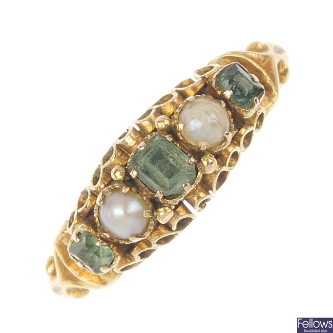 A mid Victorian 15ct gold beryl and split pearl five-stone ring.