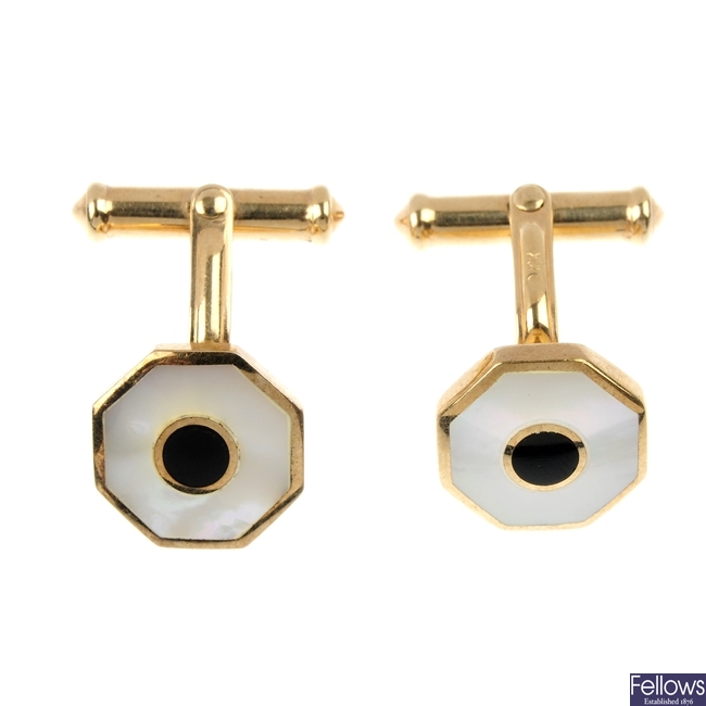 A pair of 9ct gold cufflinks, together with four early 20th century silver dress studs. 