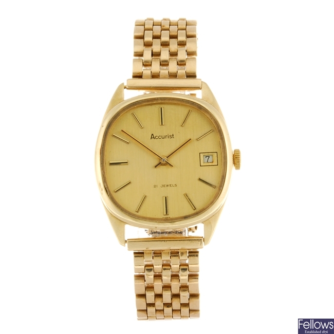 (975000034) A 9k gold manual wind gentleman's Accurist bracelet watch.