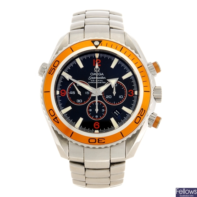 (960000621) A stainless steel automatic gentleman's Omega Seamaster Planet Ocean bracelet watch.