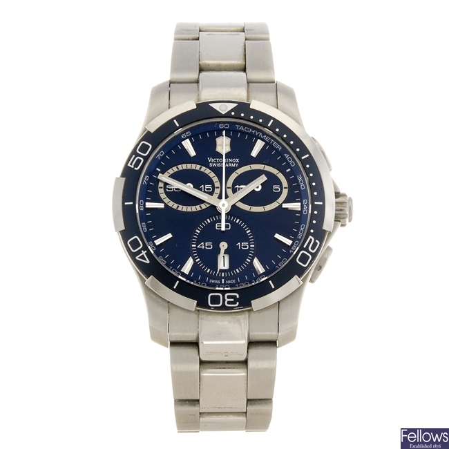 (923004659) A stainless steel quartz chronograph gentleman's Victorinox Swiss Army bracelet watch.
