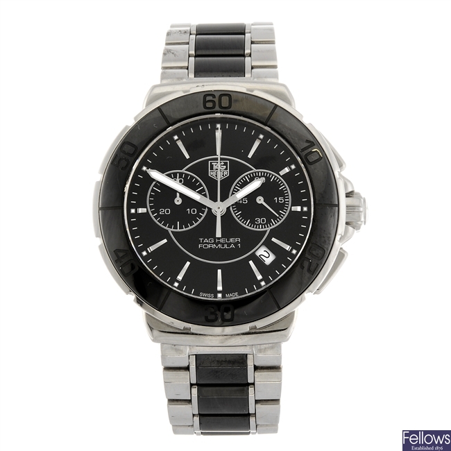 (992032171) TAG HEUER - a bi-material quartz gentleman's Formula 1 bracelet watch.