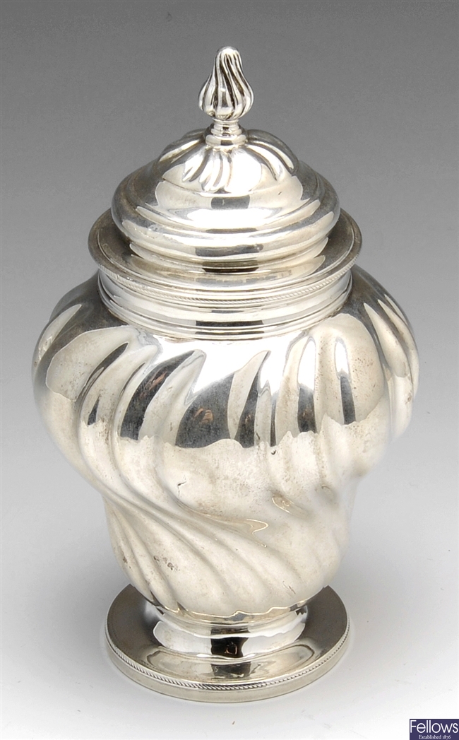 A Victorian silver tea canister 