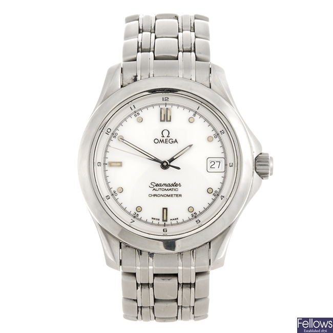 (921004036) A stainless steel automatic gentleman's Omega Seamaster bracelet watch.