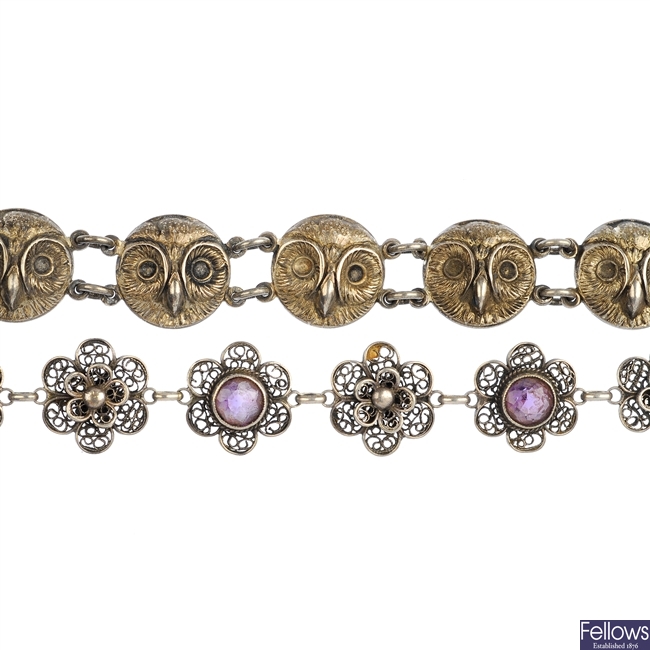 A selection of continental jewellery.