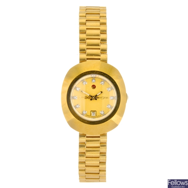 A gold plated automatic lady's Rado Diastar bracelet watch.