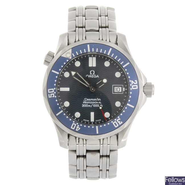 (606009074) A stainless steel quartz mid-size Omega Seamaster bracelet watch.