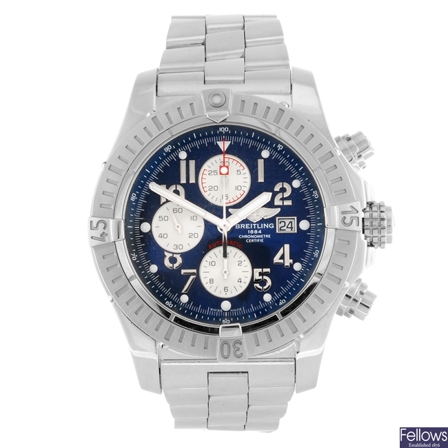 (936003025) A stainless steel automatic gentleman's Breitling Super Avenger bracelet watch.