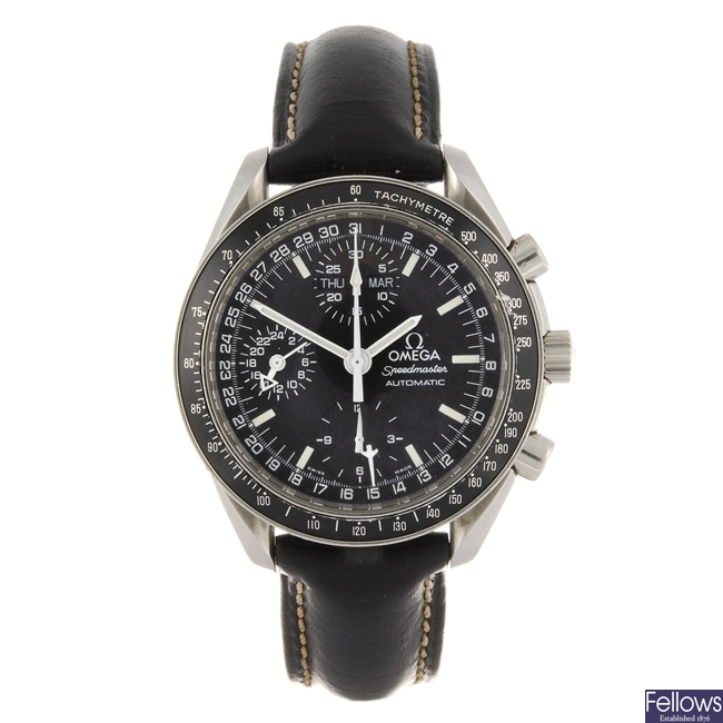 A stainless steel automatic chronograph gentleman's Omega Speedmaster wrist watch.