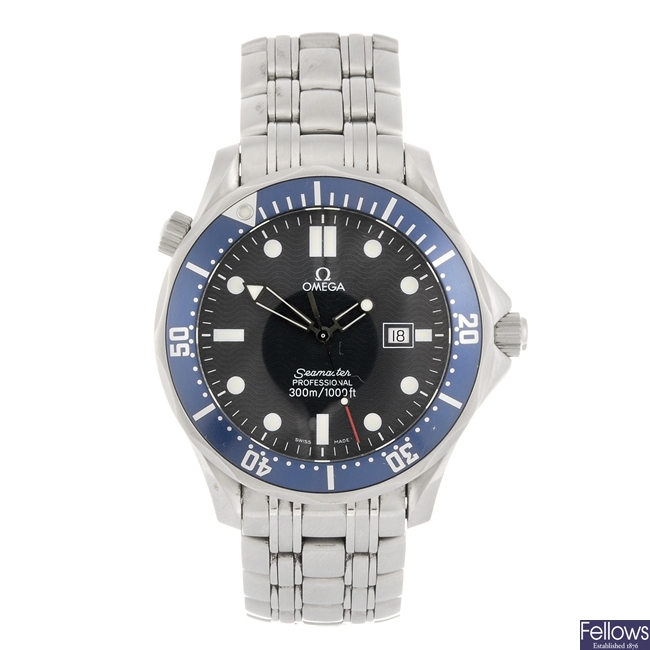 (207315710) A stainless steel quartz gentleman's Omega Seamaster bracelet watch.