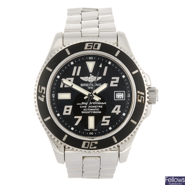 (907007919) A stainless steel automatic gentleman's Breitling SuperOcean bracelet watch.