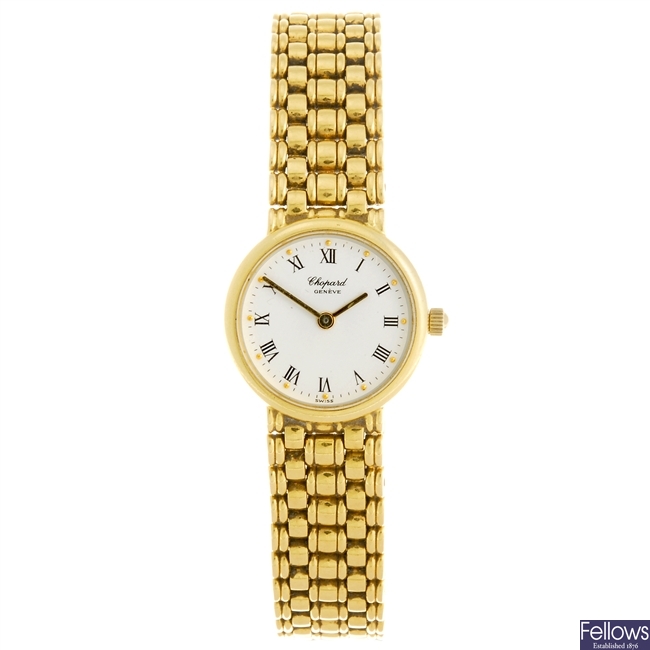 (914006119) An 18k gold quartz lady's Chopard bracelet watch.