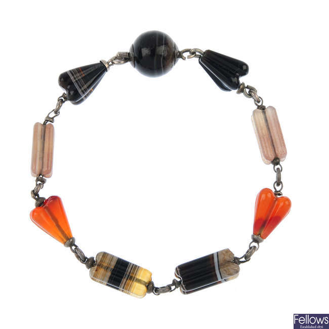 An agate vari-shape bead bracelet.