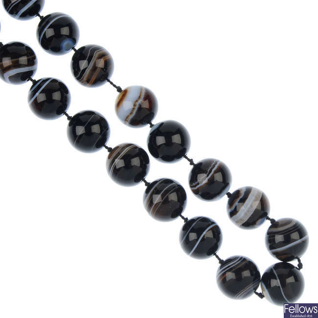An agate bead necklace.