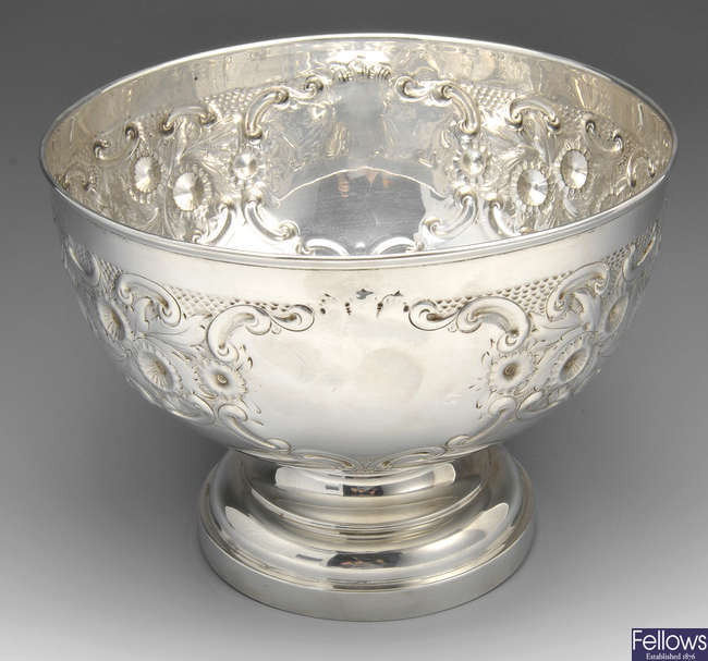 An Edwardian silver rose bowl.