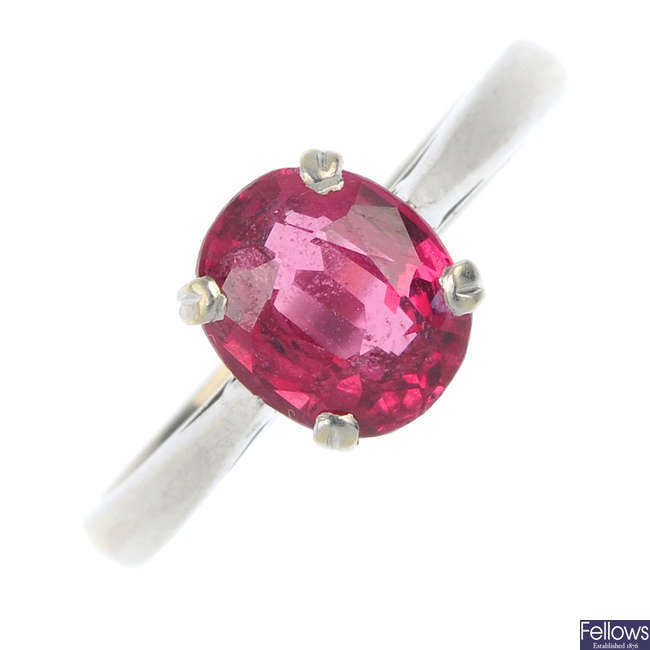 A 9ct gold spinel single-stone ring.