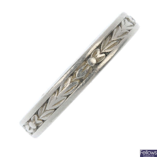 A mid 20th century platinum band ring.