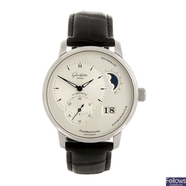 GLASHÜTTE - a gentleman's PanoMaticLunar wrist watch.