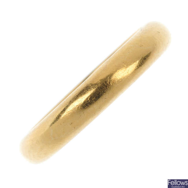 A 1930's 18ct gold D-shape band ring.