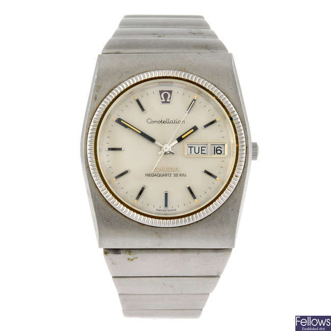 OMEGA - a gentleman's stainless steel Constellation Megaquartz 32 Khz bracelet watch.