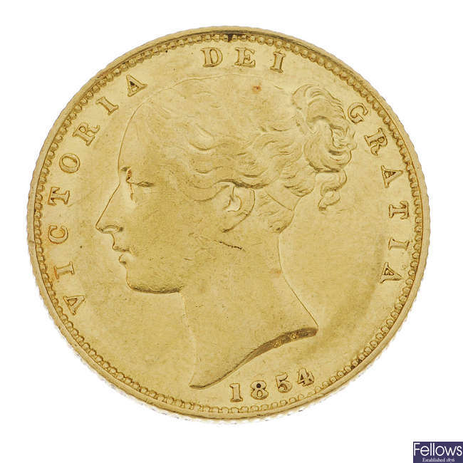 Victoria, Sovereign 1854, young head, rev. shield.