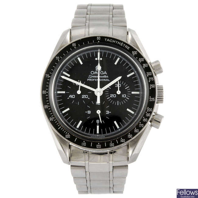 OMEGA - a gentleman's Speedmaster Professional chronograph bracelet watch.