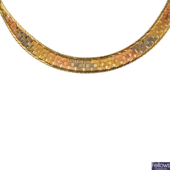 A 9ct gold tri-colour collar.