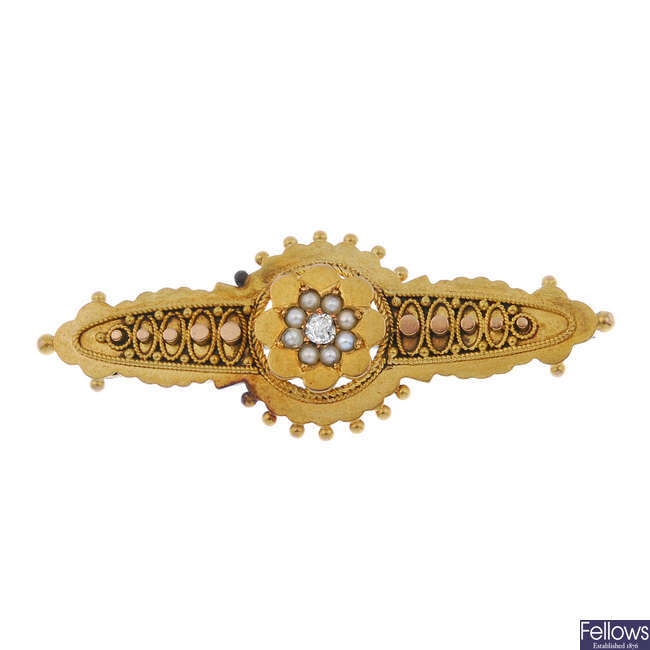 A late Victorian 15ct gold diamond and split pearl brooch.