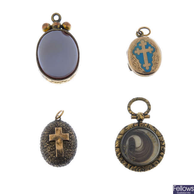 Four items of late 19th century jewellery.