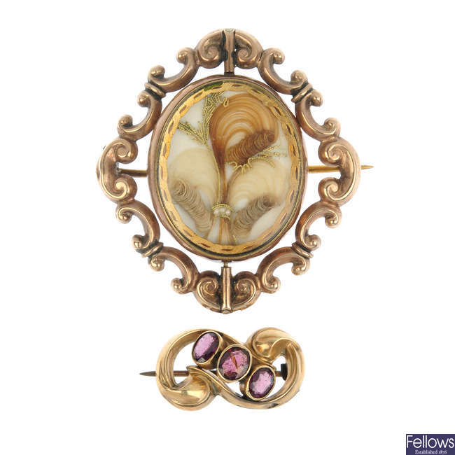 Two late 19th century brooches